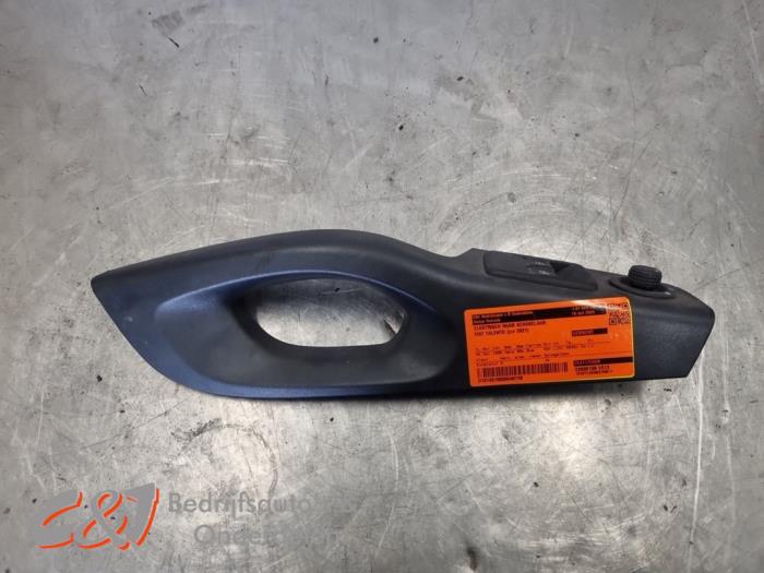Usados Interruptor de ventanilla eléctrica Fiat Talento 2.0 EcoJet BiTurbo 120 Precio € 10,50 Norma de margen ofrecido por C&J Bedrijfsauto's & Onderdelen