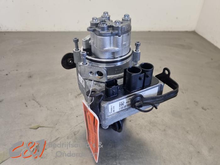 Usagé Pompe de direction Toyota ProAce 1.6 D-4D 95 16V Worker Prix € 105,00 Règlement à la marge proposé par C&J Bedrijfsauto's & Onderdelen