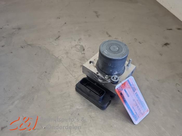 Begagnade ABS-pump Ford Transit 2.0 TDCi 16V Eco Blue 105 Pris € 68,25 Marginaltabell erbjuds av C&J Bedrijfsauto's & Onderdelen