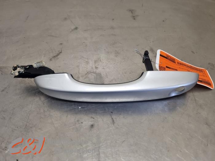 Begagnade Handtag Volkswagen Transporter T7 2.0 TDI 150 Pris € 26,25 Marginaltabell erbjuds av C&J Bedrijfsauto's & Onderdelen
