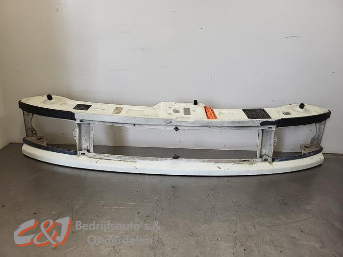 Używane Panel przedni Iveco New Daily IV 35C12,S12 Cena € 89,25 Procedura marży oferowane przez C&J Bedrijfsauto's & Onderdelen