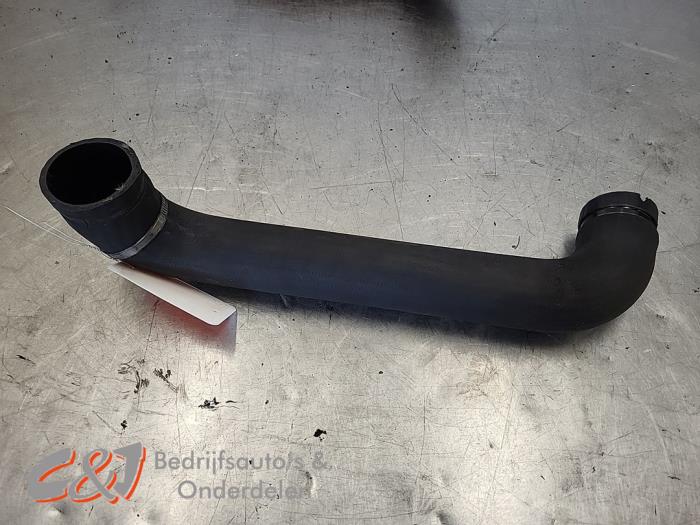 Usagé Tuyau intercooler Iveco New Daily IV 35C12,S12 Prix € 21,00 Règlement à la marge proposé par C&J Bedrijfsauto's & Onderdelen