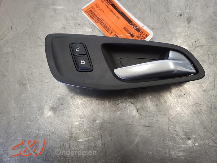 Begagnade Handtag Ford Tourneo Connect/Grand Tourneo Connect 1.5 EcoBlue Pris € 15,75 Marginaltabell erbjuds av C&J Bedrijfsauto's & Onderdelen