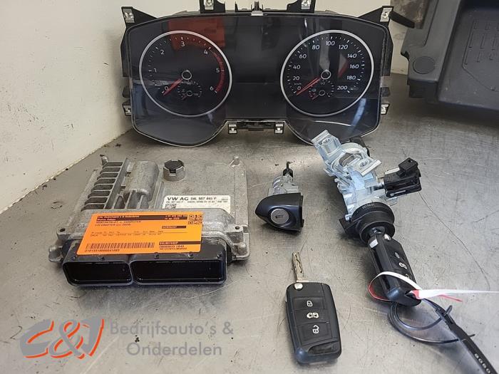Used Ignition lock + computer Volkswagen Crafter (SY) 2.0 TDI FWD Price € 472,50 Margin scheme offered by C&J Bedrijfsauto's & Onderdelen