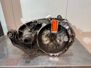 Getriebe van een Volkswagen Transporter T4 2.5 TDI 2001