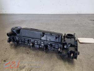 Ventildeckel van een Opel Vivaro 2.0 Diesel 145 2022