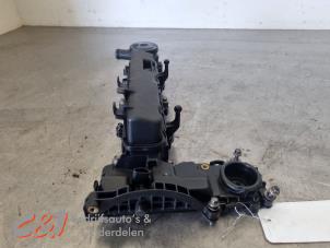 Ventildeckel van een Opel Vivaro 2.0 Diesel 145 2022