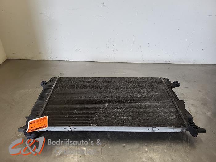 Usagé Radiateur Volkswagen Crafter 2.0 BiTDI Prix € 42,00 Règlement à la marge proposé par C&J Bedrijfsauto's & Onderdelen