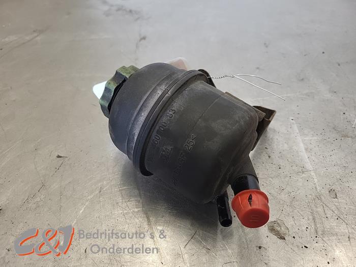 Begagnade Styrservotank Volkswagen Crafter 2.0 BiTDI Pris € 15,75 Marginaltabell erbjuds av C&J Bedrijfsauto's & Onderdelen