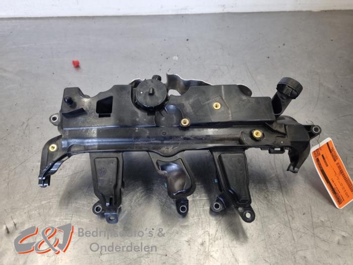 Usagé Ventilation carter Renault Master III (FV) 2.3 dCi 150 16V FWD Prix € 31,50 Règlement à la marge proposé par C&J Bedrijfsauto's & Onderdelen