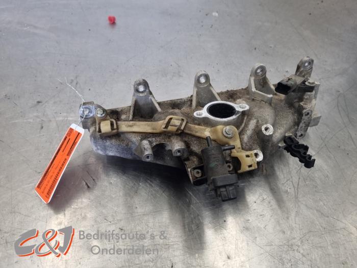 Używane Kolektor dolotowy Renault Master III (FV) 2.3 dCi 150 16V FWD Cena € 47,25 Procedura marży oferowane przez C&J Bedrijfsauto's & Onderdelen