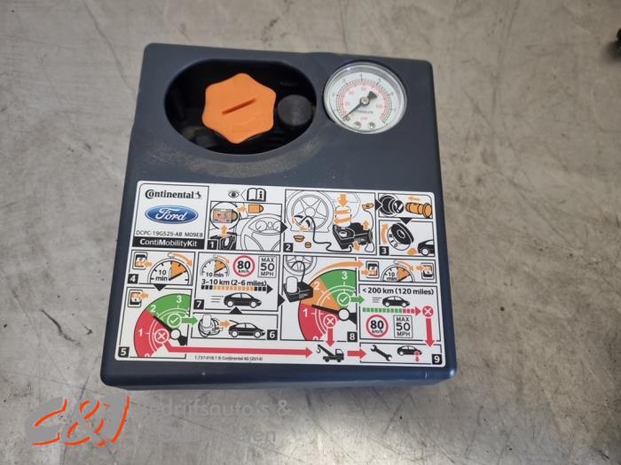 Używane Pompa do opon Ford Transit Connect (PJ2) 1.5 TDCi Cena € 47,25 Procedura marży oferowane przez C&J Bedrijfsauto's & Onderdelen