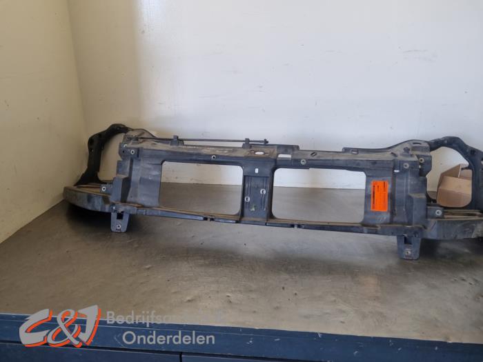 Begagnade Front Opel Movano (4A1; 4A2; 4B2; 4B3; 4C2; 4C3) 2.5 CDTI Pris € 31,50 Marginaltabell erbjuds av C&J Bedrijfsauto's & Onderdelen