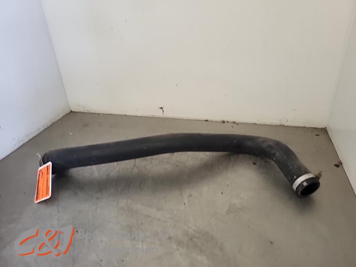 Gebrauchte Intercooler Schlauch Opel Movano (4A1; 4A2; 4B2; 4B3; 4C2; 4C3) 2.5 CDTI Preis € 16,80 Margenregelung angeboten von C&J Bedrijfsauto's & Onderdelen