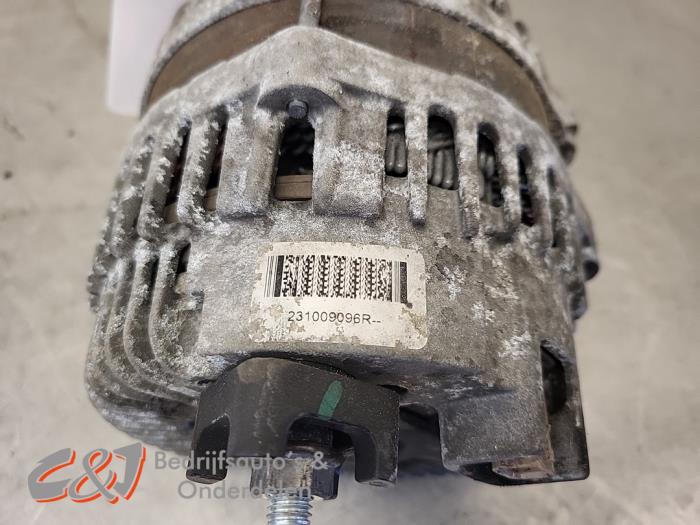 Dynamo van een Renault Trafic (1FL/2FL/3FL/4FL) 1.6 dCi 120 Twin Turbo 2015