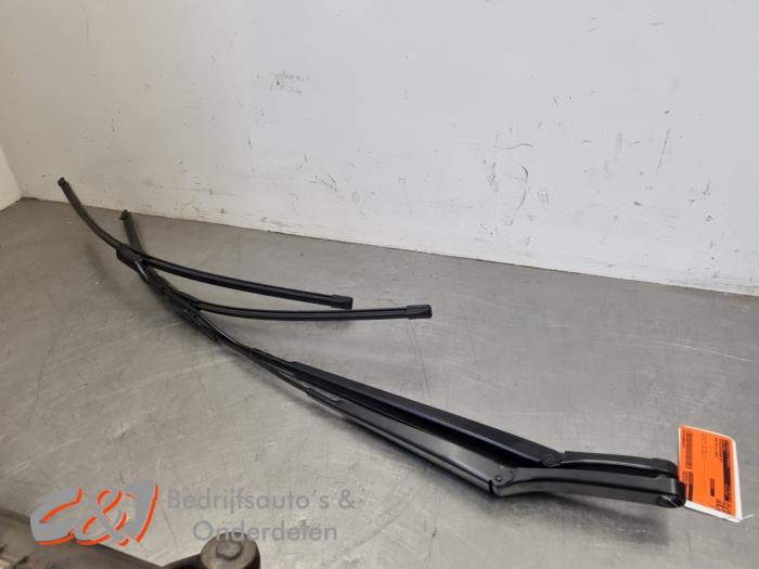 Gebrauchte Scheibenwischerarm-Set MAN TGE 2.0 TDI RWD Preis € 26,25 Margenregelung angeboten von C&J Bedrijfsauto's & Onderdelen