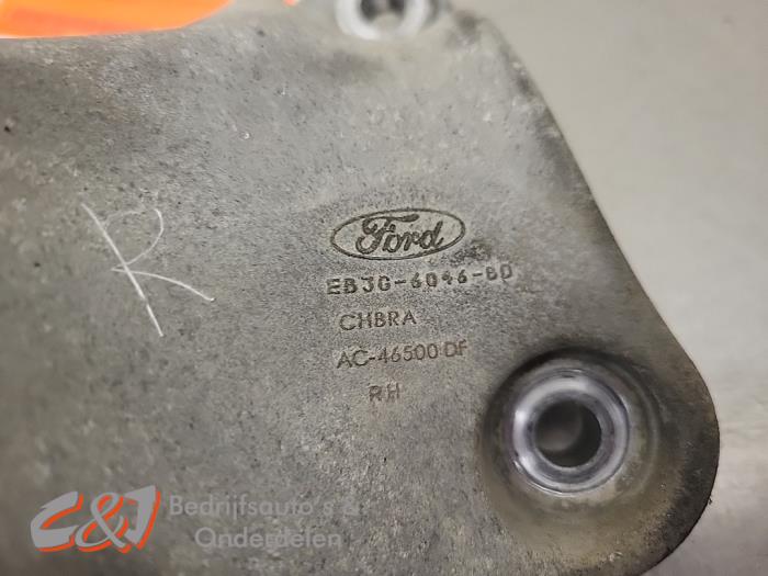 Engine mount from a Ford Ranger 3.2 TDCI 20V 4x4 2018