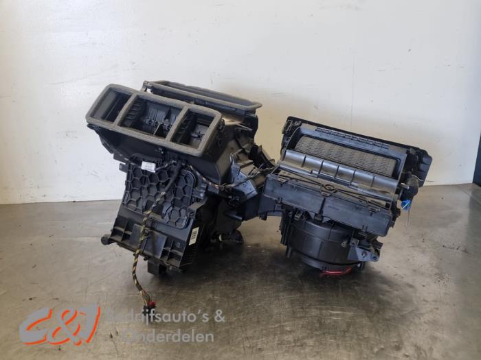 Begagnade Värmarhus Volkswagen Crafter (SY) 2.0 TDI FWD Pris € 131,25 Marginaltabell erbjuds av C&J Bedrijfsauto's & Onderdelen