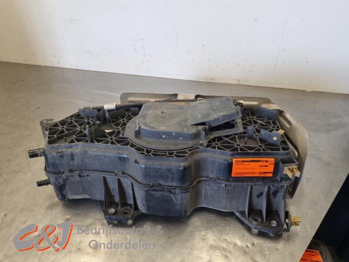 Usagé Réservoir Adblue Peugeot Boxer (U9) 2.2 Blue HDi 140 Prix € 315,00 Règlement à la marge proposé par C&J Bedrijfsauto's & Onderdelen
