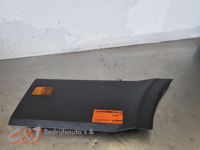 Rear fender trim