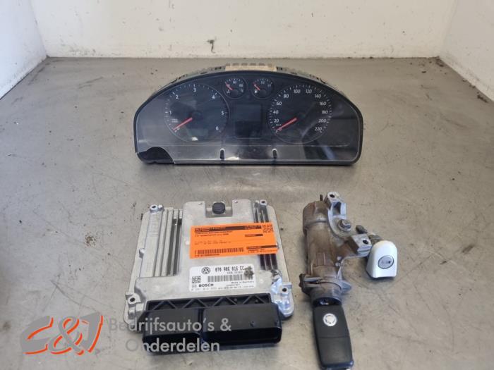 Used Engine management computer Volkswagen Transporter T5 2.5 TDi PF Price € 157,50 Margin scheme offered by C&J Bedrijfsauto's & Onderdelen