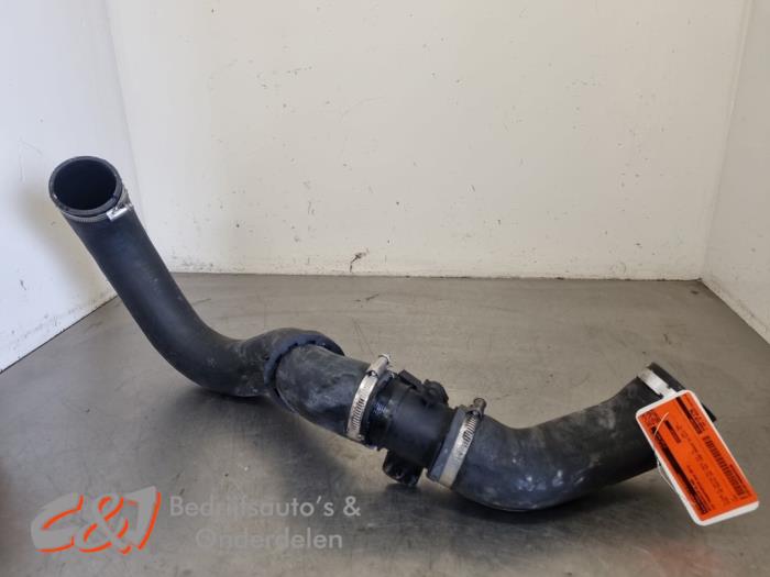Gebrauchte Intercooler Schlauch Volkswagen Transporter T5 2.0 BiTDI DRF 4 Motion Preis € 36,75 Margenregelung angeboten von C&J Bedrijfsauto's & Onderdelen