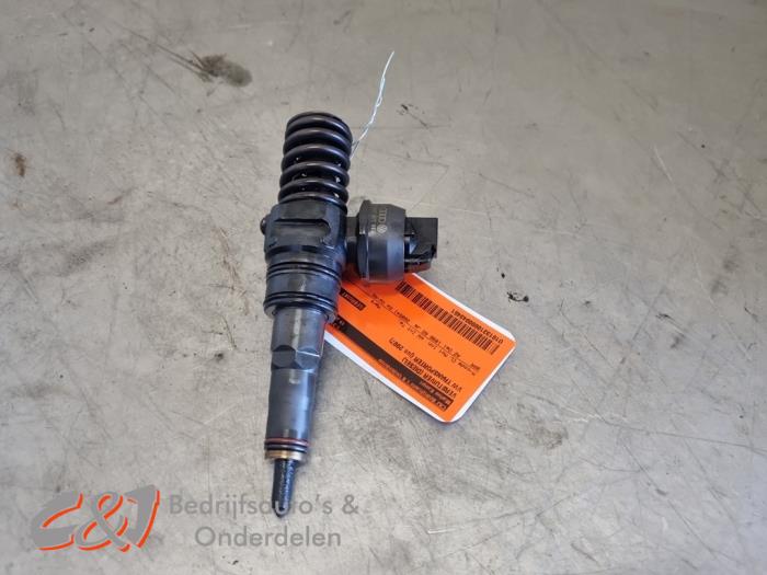 Usagé Injecteurs Volkswagen Transporter T5 1.9 TDi Prix € 23,10 Règlement à la marge proposé par C&J Bedrijfsauto's & Onderdelen