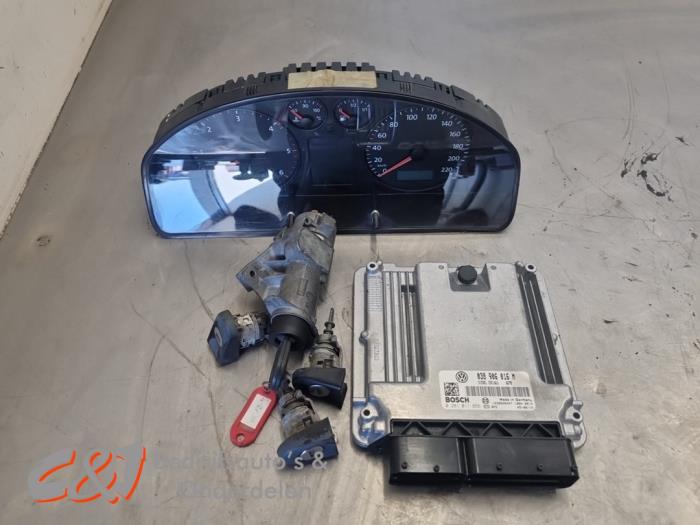 Used Ignition lock + computer Volkswagen Transporter T5 1.9 TDi Price € 288,75 Margin scheme offered by C&J Bedrijfsauto's & Onderdelen