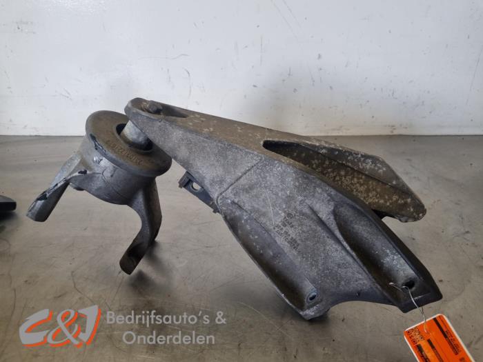 Used Engine mount Volkswagen Transporter T5 2.0 BiTDI DRF 4 Motion Price € 26,25 Margin scheme offered by C&J Bedrijfsauto's & Onderdelen