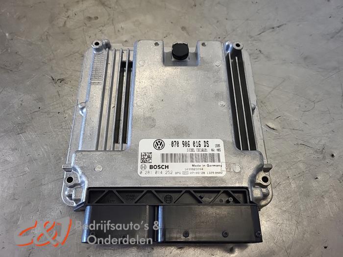 Used Engine management computer Volkswagen Transporter T5 2.5 TDi Price € 105,00 Margin scheme offered by C&J Bedrijfsauto's & Onderdelen