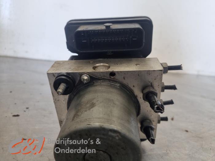 ABS Pumpe van een Ford Transit Custom 2.0 TDCi 16V Eco Blue 130 2020