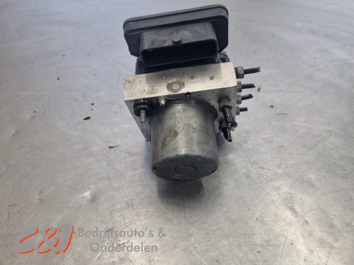 ABS Pumpe van een Ford Transit Custom 2.0 TDCi 16V Eco Blue 130 2020