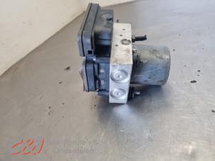 ABS Pumpe van een Ford Transit Custom 2.0 TDCi 16V Eco Blue 130 2020