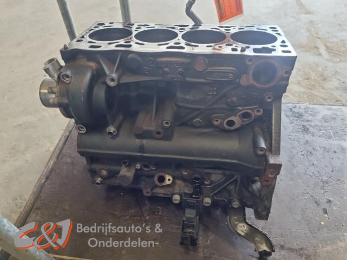 Used Engine crankcase Volkswagen Crafter (SY) 2.0 TDI FWD Price € 1.050,00 Margin scheme offered by C&J Bedrijfsauto's & Onderdelen