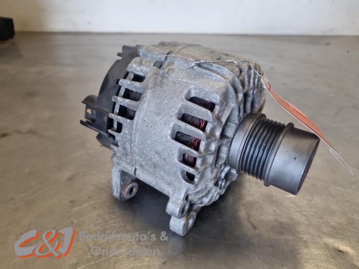 Usagé Dynamo Volkswagen Crafter (SY) 2.0 TDI FWD Prix € 147,00 Règlement à la marge proposé par C&J Bedrijfsauto's & Onderdelen