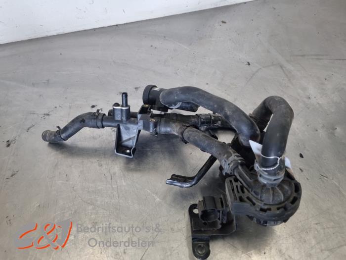 Begagnade Extra vattenpump Volkswagen Crafter (SY) 2.0 TDI FWD Pris € 52,50 Marginaltabell erbjuds av C&J Bedrijfsauto's & Onderdelen