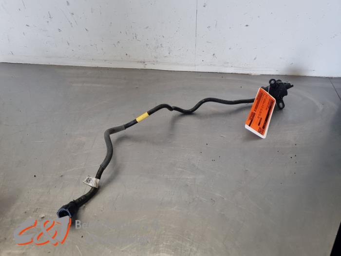 Usagé Conduit de carburant Ford Transit 2.0 TDCi 16V Eco Blue 130 Prix € 26,25 Règlement à la marge proposé par C&J Bedrijfsauto's & Onderdelen