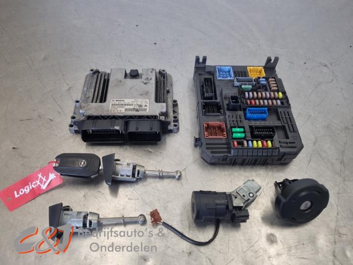 Used Engine management computer Opel Combo Cargo 1.6 CDTI 100 Price € 288,75 Margin scheme offered by C&J Bedrijfsauto's & Onderdelen
