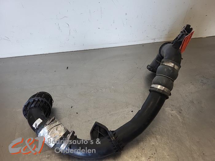 Gebrauchte Intercooler Rohr Renault Trafic (1FL/2FL/3FL/4FL) 2.0 dCi 16V 120 Preis € 105,00 Margenregelung angeboten von C&J Bedrijfsauto's & Onderdelen