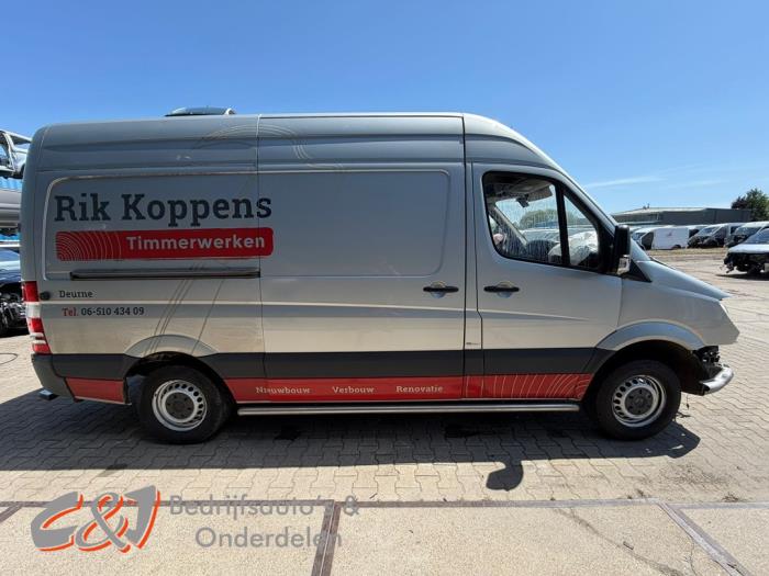 Używane Panel boczny Mercedes Sprinter 3,5t (906.63) 313 CDI 16V Cena € 210,00 Procedura marży oferowane przez C&J Bedrijfsauto's & Onderdelen