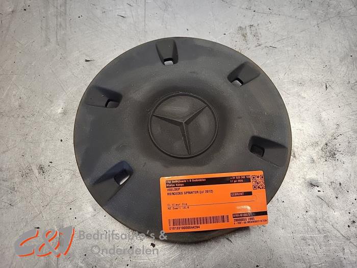 Używane Kolpak Mercedes Sprinter 3,5t (906.63) 313 CDI 16V Cena € 8,40 Procedura marży oferowane przez C&J Bedrijfsauto's & Onderdelen