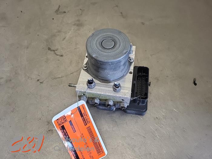 Usagé Bloc ABS Volkswagen Crafter (SY) 2.0 TDI Prix € 131,25 Règlement à la marge proposé par C&J Bedrijfsauto's & Onderdelen