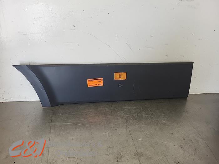 Side skirts sill cover