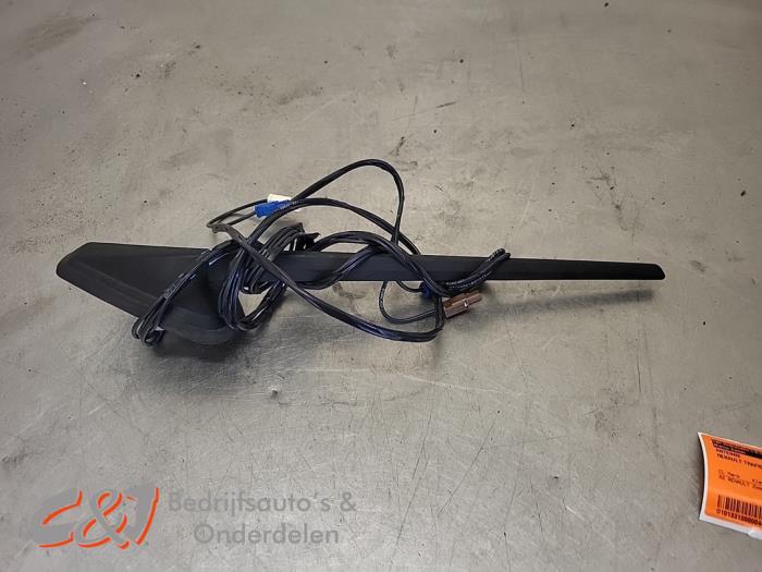 Używane Antena Renault Trafic (1FL/2FL/3FL/4FL) 2.0 dCi 16V 110 Cena € 52,50 Procedura marży oferowane przez C&J Bedrijfsauto's & Onderdelen
