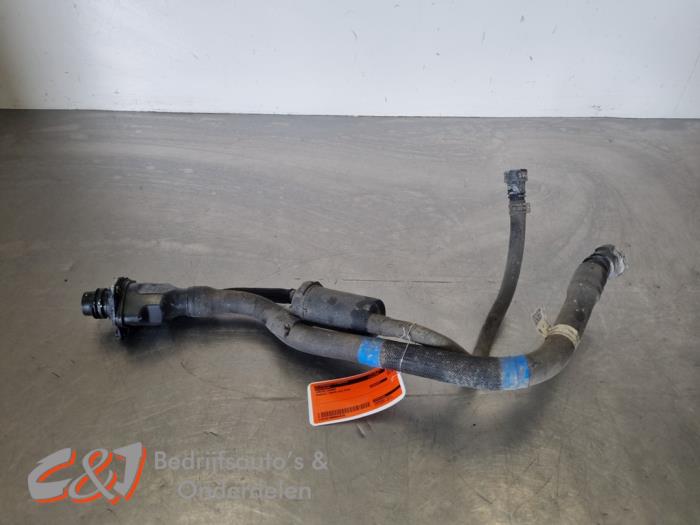 Używane Przewód AdBlue Renault Trafic (1FL/2FL/3FL/4FL) 2.0 dCi 16V 110 Cena € 78,75 Procedura marży oferowane przez C&J Bedrijfsauto's & Onderdelen