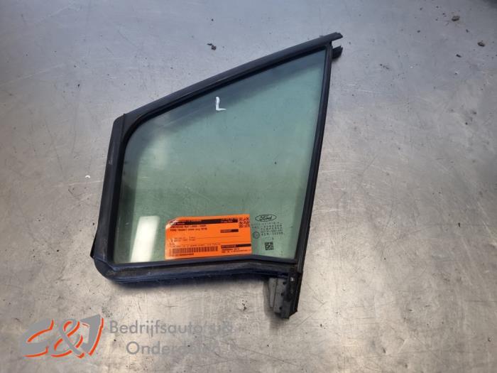 Usados Ventanilla triangular izquierda delante Ford Transit Connect (PJ2) 1.5 EcoBlue Precio € 78,75 Norma de margen ofrecido por C&J Bedrijfsauto's & Onderdelen