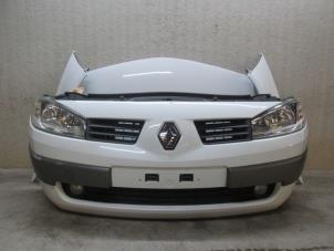 Usados Carrocería delantera completa Renault Megane II (BM/CM) 1.5 dCi 105 Precio € 1.512,50 IVA incluido ofrecido por NNP Automotive Group