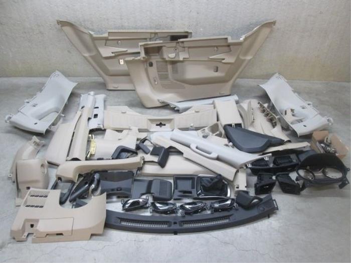 Set of upholstery (complete) from a Nissan X-Trail (T32)  2018