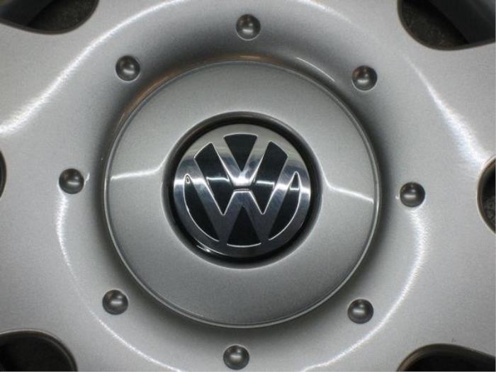Wheel cover set from a Volkswagen Touran (1T3)  2014