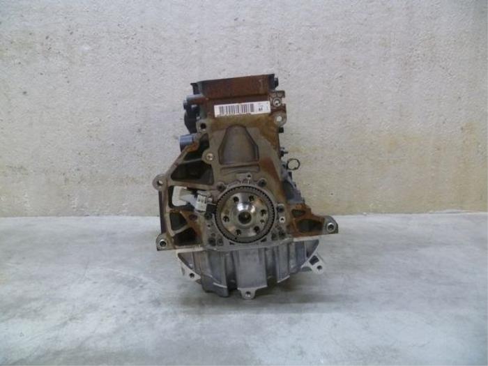 Engine crankcase from a Volkswagen Passat (362) 2.0 TDI 16V 170 4Motion 2012